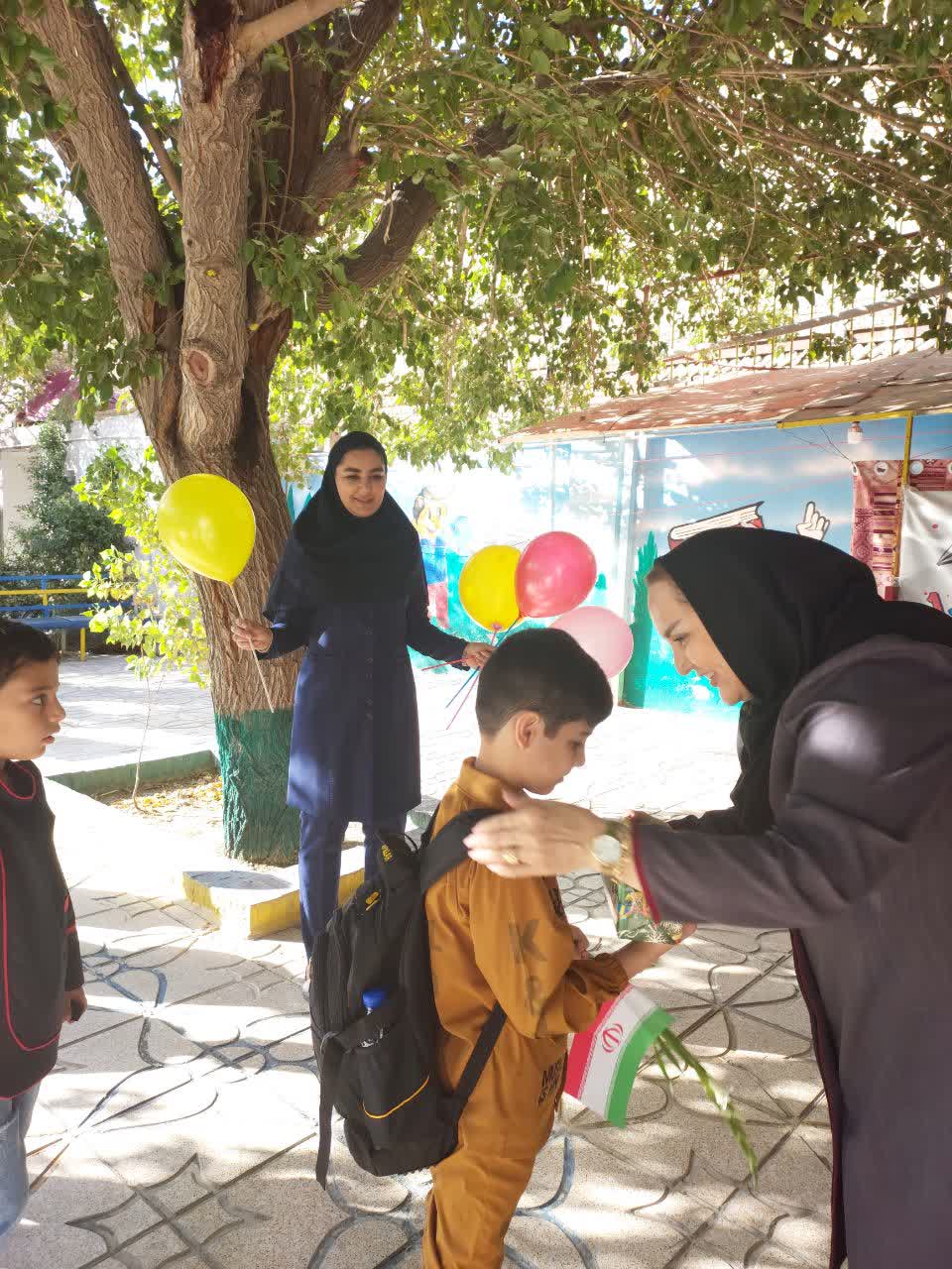 جشن بازگشایی دبستان هامون